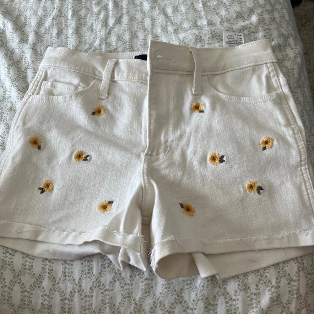 Hollister Cream Floral Embroidered Jean Shorts